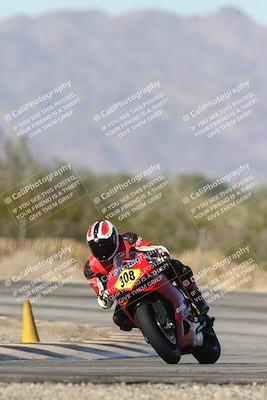 media/Dec-01-2025-Moto Forza (Mon) [[2daa91e15f]]/2-Intermediate Group/Session 3 (Turn 3)/